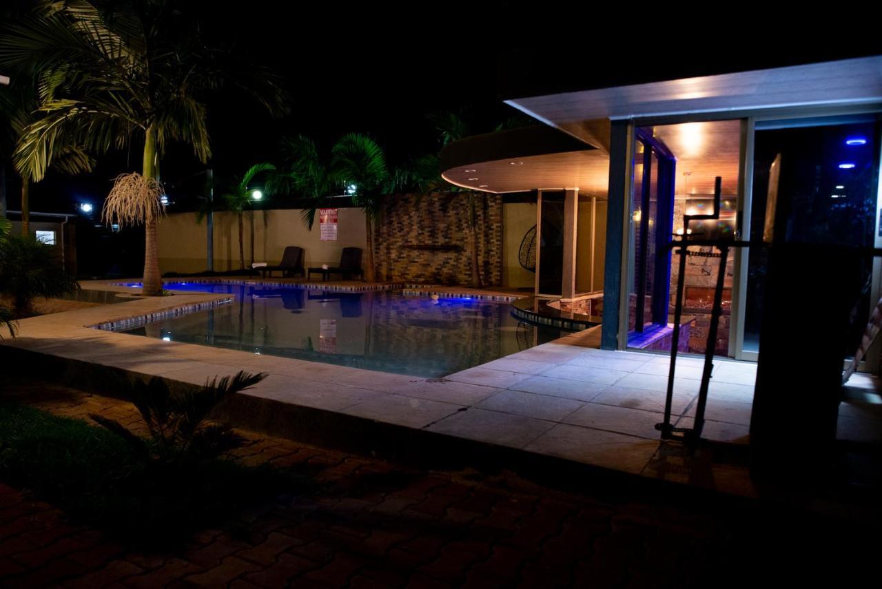 Emc Fully Furnished &Serviced Villas 4 Bedroom With Solar Power , Private Pool, Starlink Wifi ,Aircons & Dstv Lusaka Luaran gambar