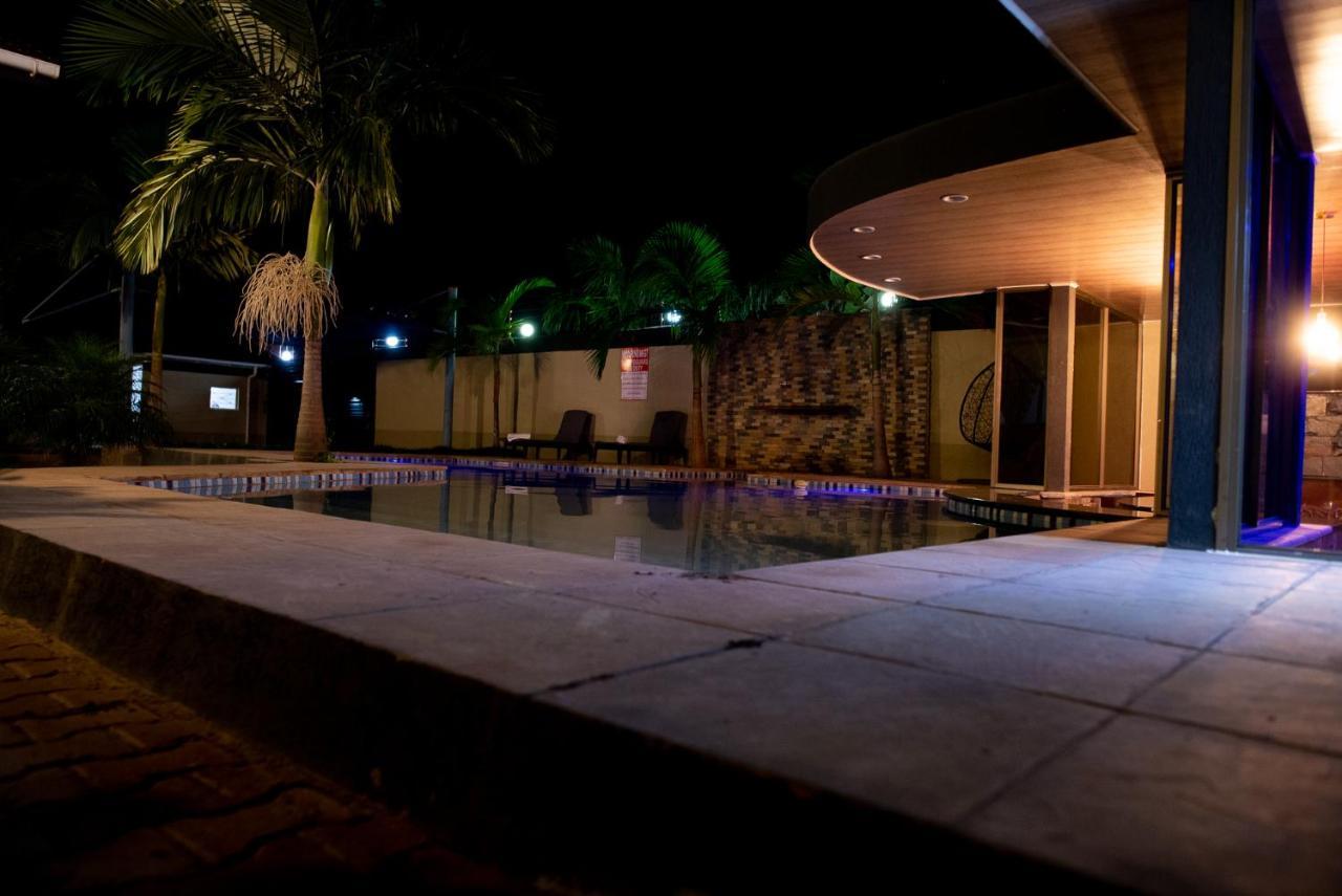 Emc Fully Furnished &Serviced Villas 4 Bedroom With Solar Power , Private Pool, Starlink Wifi ,Aircons & Dstv Lusaka Luaran gambar