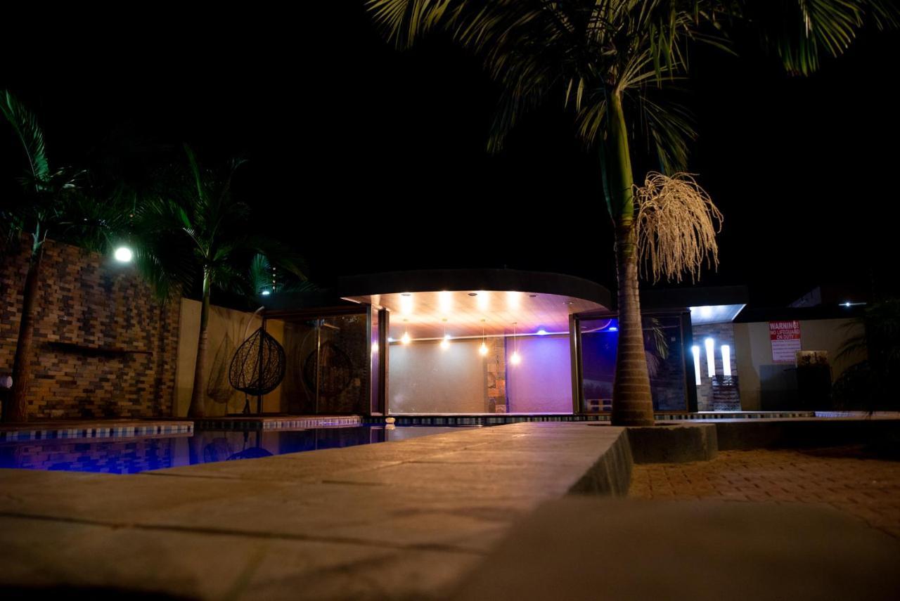 Emc Fully Furnished &Serviced Villas 4 Bedroom With Solar Power , Private Pool, Starlink Wifi ,Aircons & Dstv Lusaka Luaran gambar